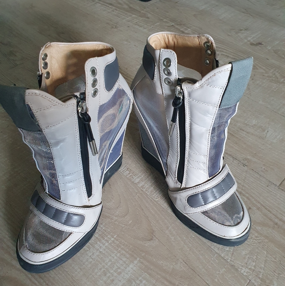 Gwen Stafani LAMB wedge zip up shoes